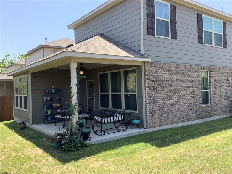 Large Backyard on Corner Lot - 9401 Privet Dr
