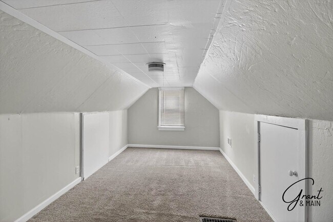 Building Photo - 14541 Kentfield St
