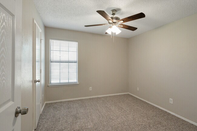 Building Photo - 3709 Bond St