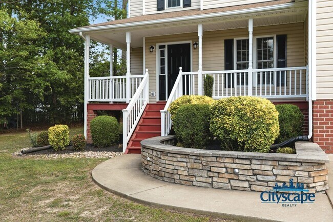 Building Photo - FABULOUS 4 BEDROOM CHESTERFIELD HOME