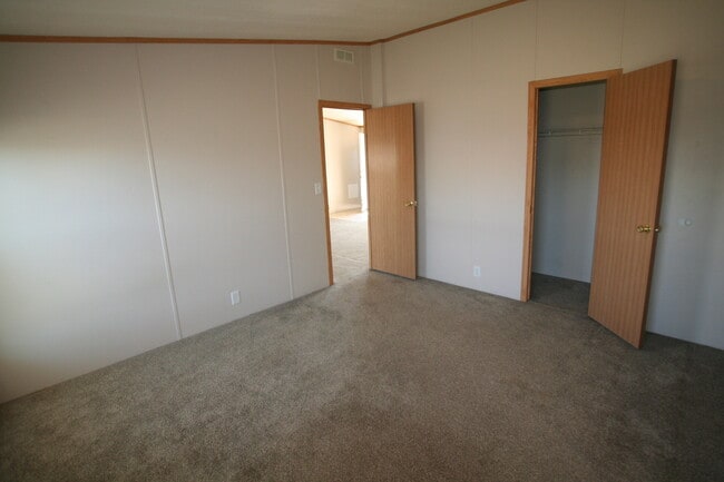 Building Photo - 3 Bedroom Modular Home in Babcock Vista!