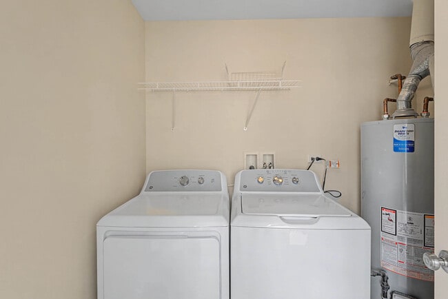 Building Photo - 1475 Sedgewood Ct