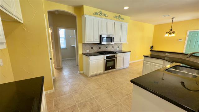 Building Photo - 5621 Hampshire Dr