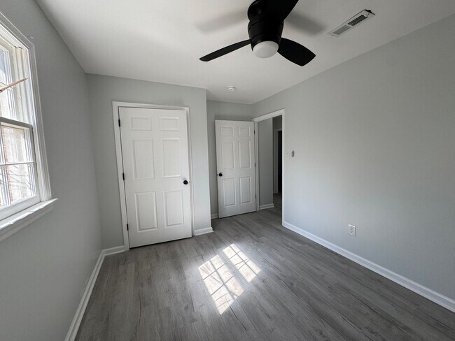 Building Photo - 536 Stockton St