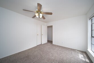 Building Photo - 9707 Richmond Ave.