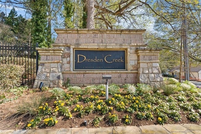 Building Photo - 2763 Durham Dr NE
