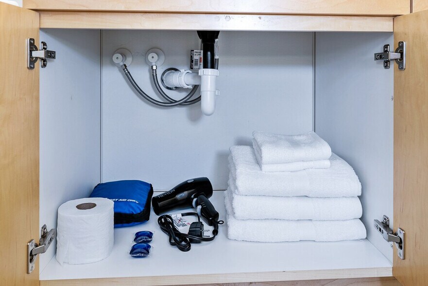 Building Photo - 3008 Beacon Ave S