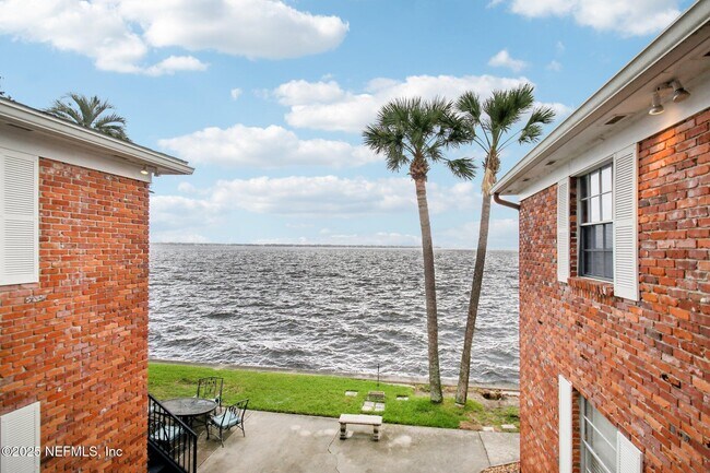 Building Photo - 1846 Mallory St