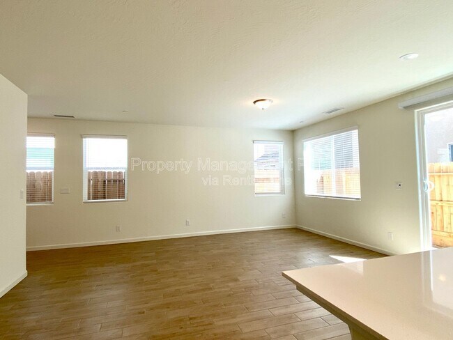 Building Photo - 6407 E Riesling Dr