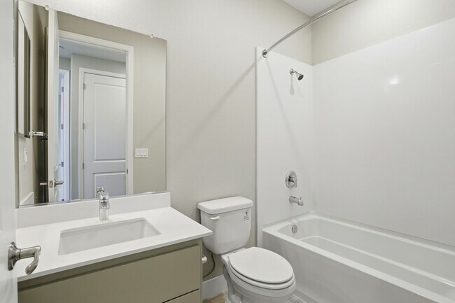 Building Photo - 621 Cinnamon Cir