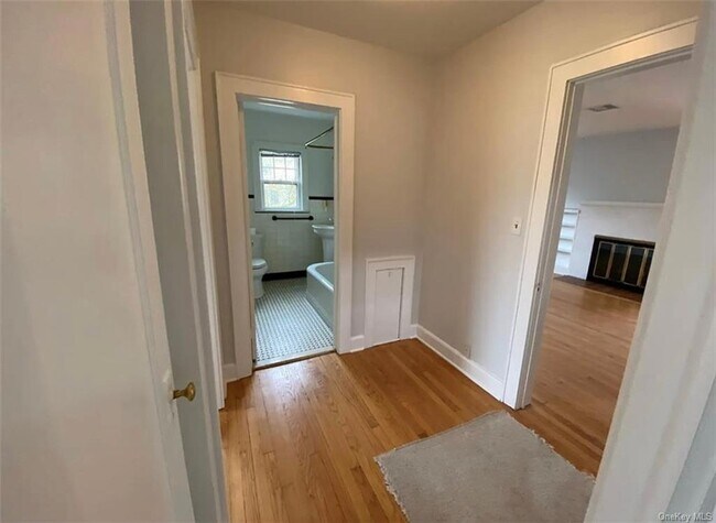 Building Photo - 79 Radnor Ave