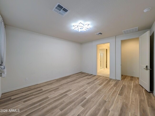 Building Photo - 5902 N 86th Dr