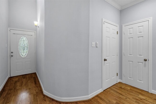 Building Photo - 341 W 23rd St