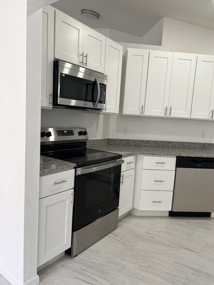 Building Photo - 19 Brittany Ln