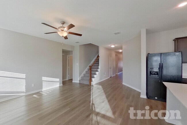 Building Photo - 1348 Renoir Dr