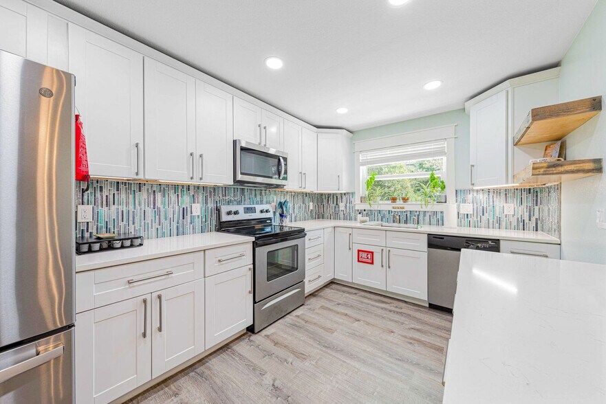 Building Photo - 22 Waynel Cir SE