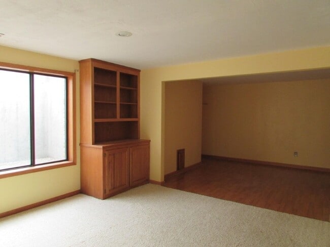 Building Photo - 4616 Farmstead St