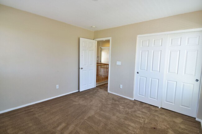 Building Photo - Beautiful 4BED/3BATH/CAR home located in SW Las Vegas!