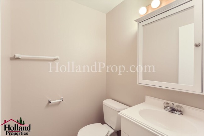 Building Photo - Cozy 2-Bedroom Condo in Gresham!