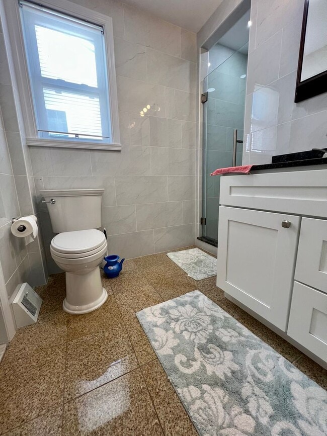 Building Photo - Gorgeous 4-Bedroom Townhome with One-Car Garage! Available NOW!