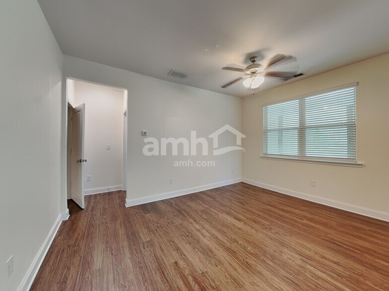 Building Photo - 1221 Bordeau Way