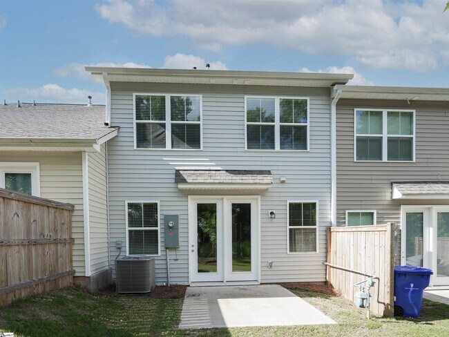 Building Photo - 267 Bryland Wy