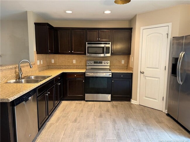 Building Photo - 434 New Castle Ln