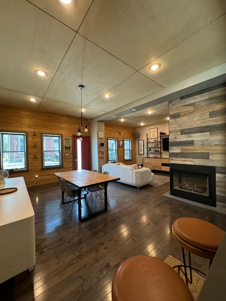 Building Photo - 157 43rd St