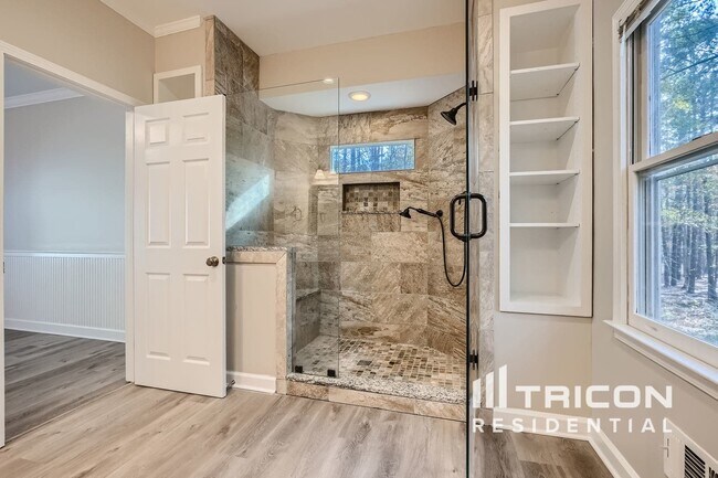 Building Photo - 110 Rockhurst Chase