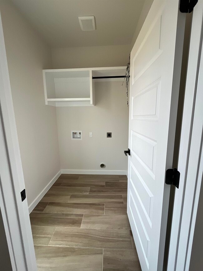 Building Photo - 5731 Beefalo Ln