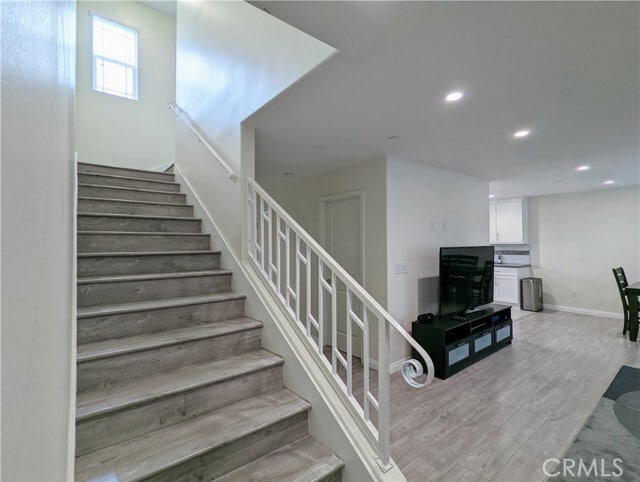 Building Photo - 9559 Firestone Blvd