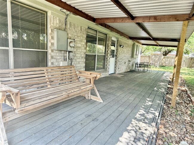 Building Photo - 17407 Chamberlain Dr