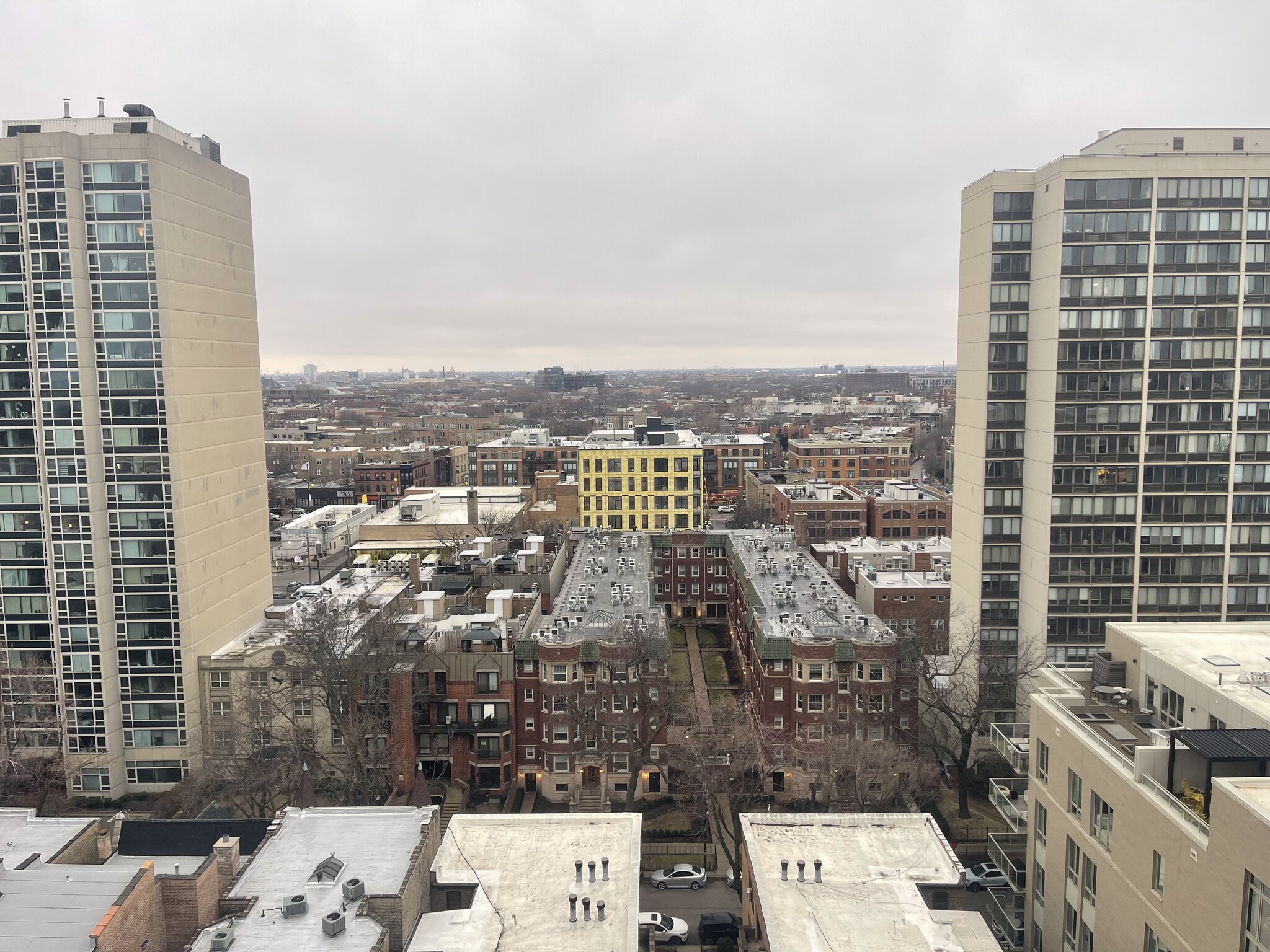 Building Photo - 2740 N Pine Grove Ave