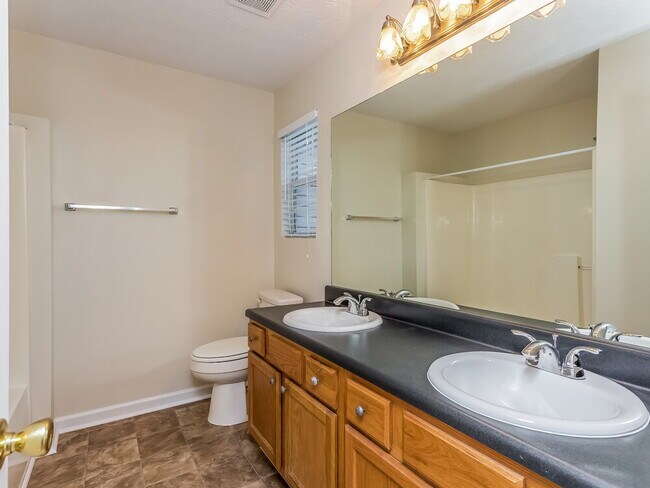 Building Photo - 1005 Gleason Dr