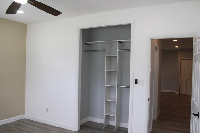 Building Photo - 5349 Van Buren Rd