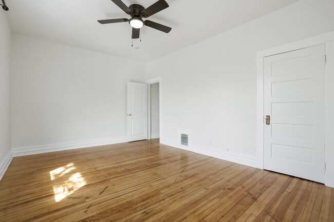 Building Photo - Historic 3 bedroom townhome with recent upgrades.
