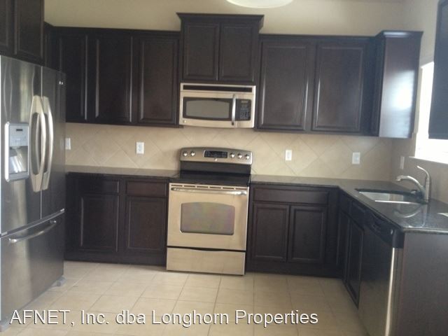 Building Photo - 3 br, 2.5 bath House - 4907 Old Homestead St