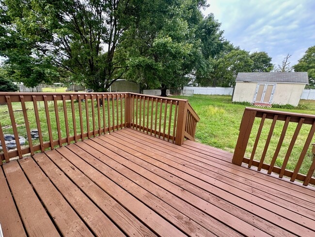 Building Photo - 228 Northview Dr