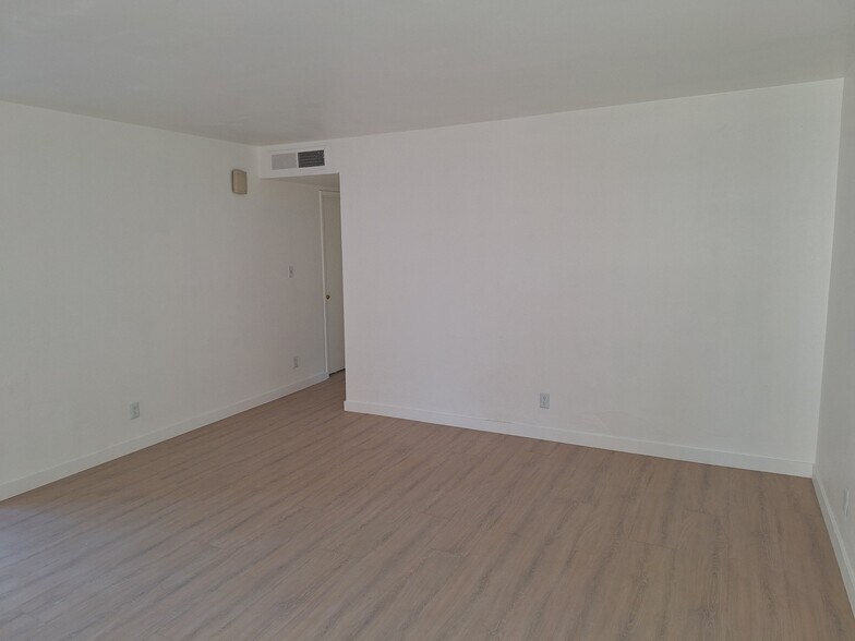 Building Photo - 110 Ponce De Leon Ave