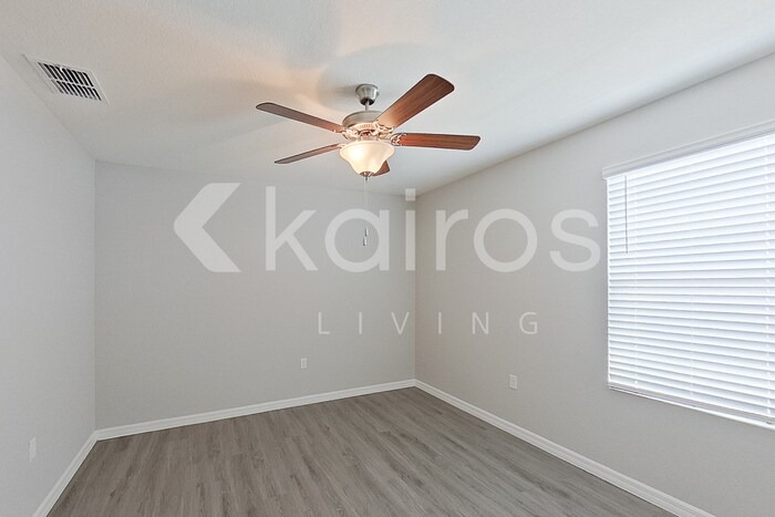 Building Photo - 8645 SW 44th Ct