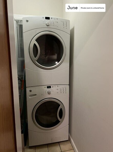 Building Photo - Room in Shared 3 bed/1 bath home