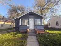 Building Photo - 2824 Des Moines St