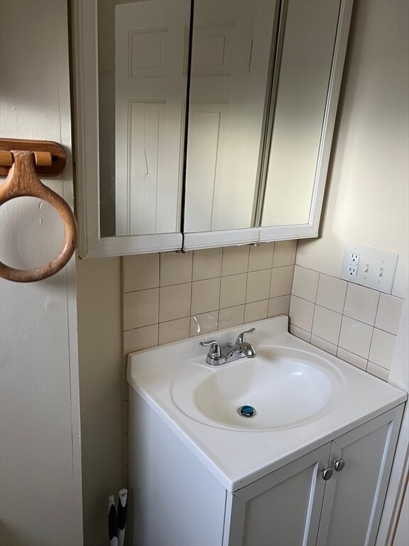 Building Photo - 167-169-169 Pleasant St