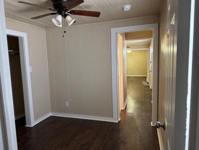 Building Photo - 624 Uland St