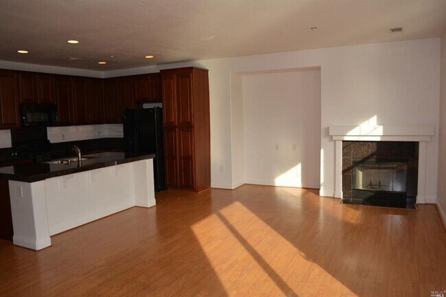 Building Photo - Spacious 4/3 located by American Canyon High available for rent!