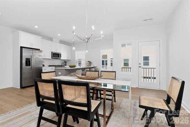 Building Photo - 3709 Lou Ann Ave