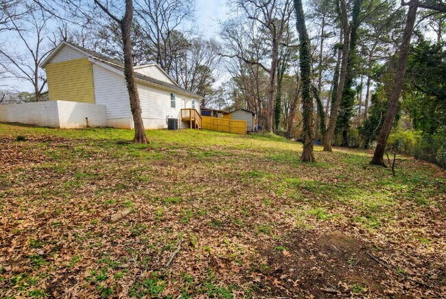 Building Photo - 226 Polar Rock Rd SW