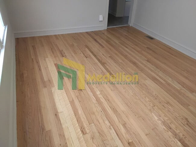 Building Photo - Spacious 5-Bedroom Brick Bungalow with Updated Interior
