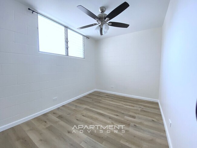 Building Photo - 1130 Hassinger St