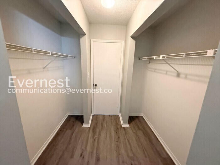 Building Photo - 2201 Pentland Dr
